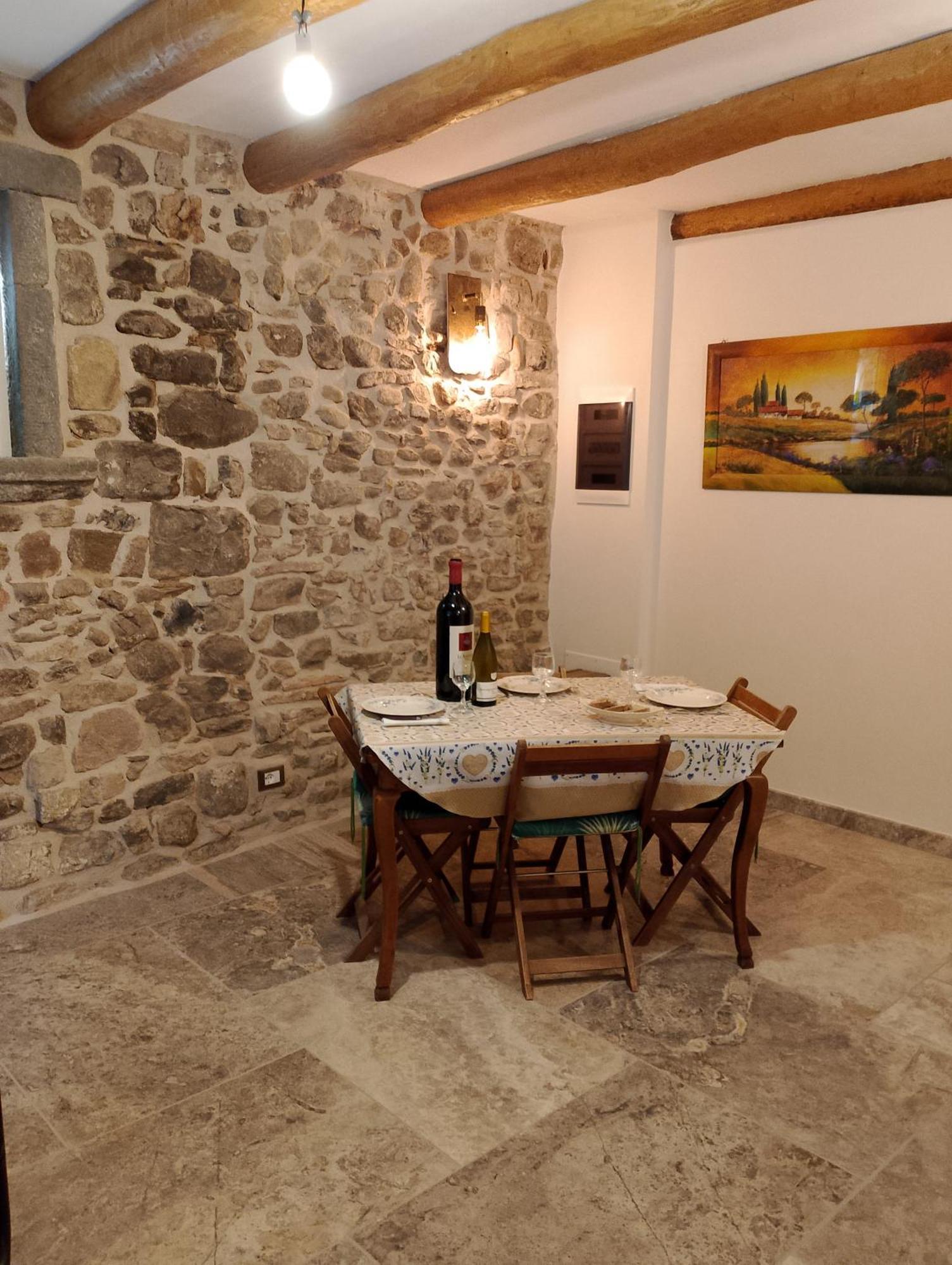 La Medievale 1 Guest House Pignone Exterior photo